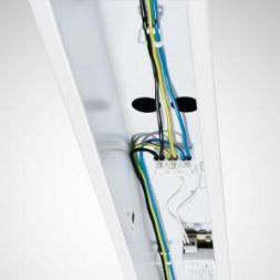 Trilux 6822800 SFlow ZDV 315 L2 through wiring