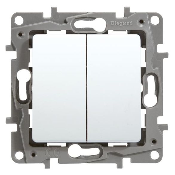Legrand 664709 changeover switch Niloe 10AX 6A Ultrawhite white, (white)