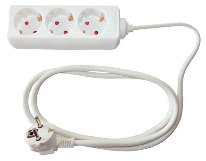 Pollmann 3663290 3-way 3 meter 3G1.5 45 degree white table socket